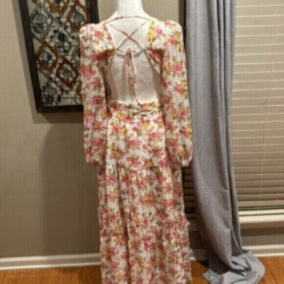 Lillian Floral Print Long Sleeve Deep V-Neck Cut-Out Tiered A-Line Dress - Picture 6 of 8